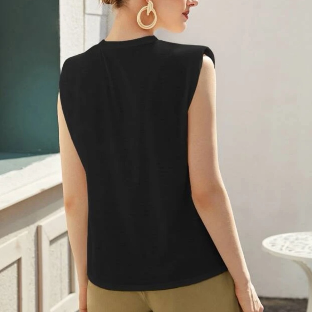 Black shoulder padded Round Neck Tee shirt - Picture 3 of 3